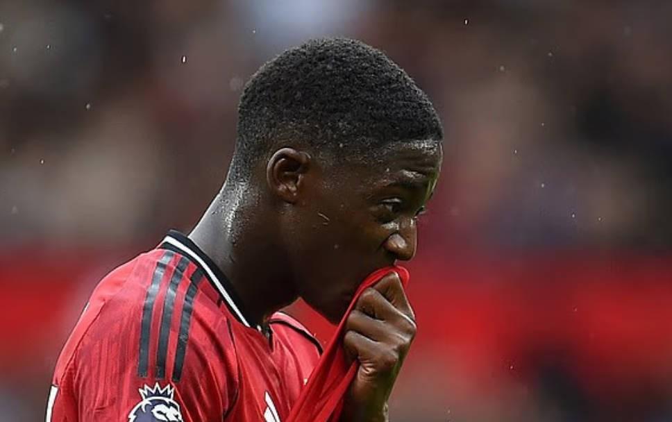 邮报：那不勒斯、热刺等6家俱乐部询问了梅努，曼联想留住他